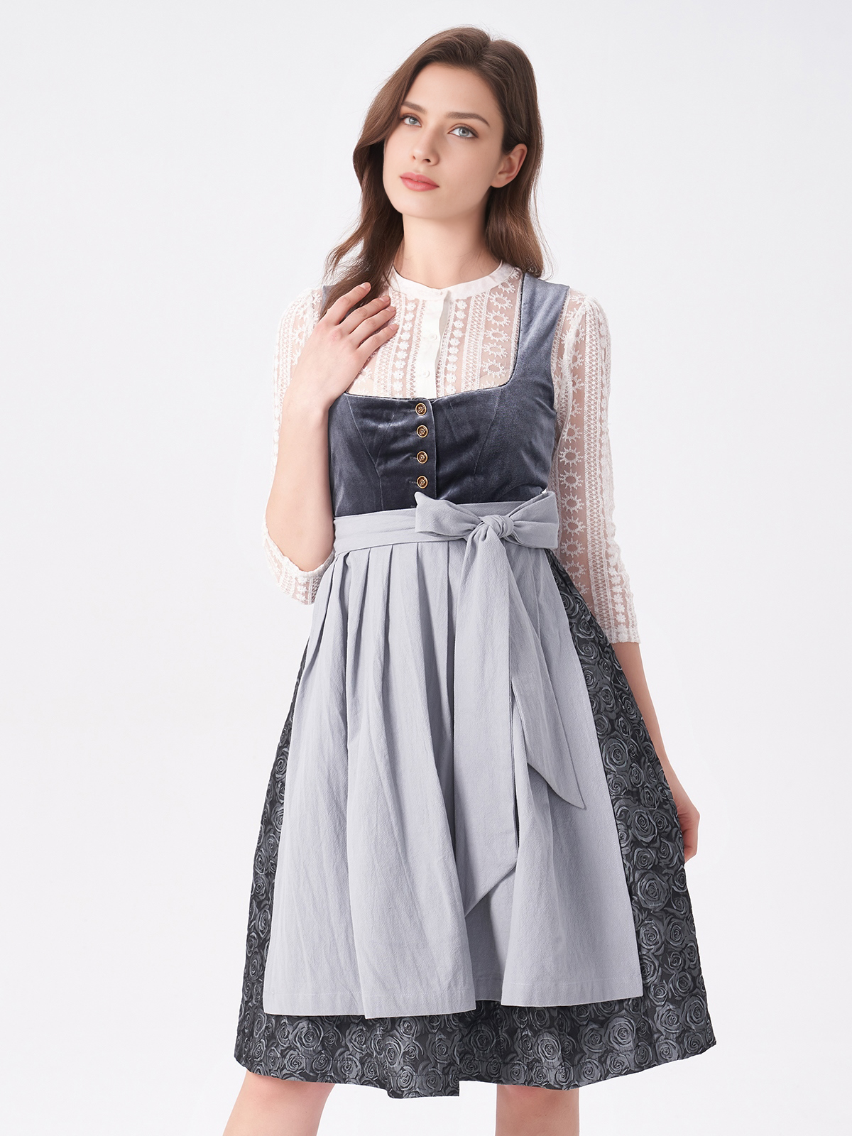 Ein elegantes blaues Dirndl mit traditionellen Details