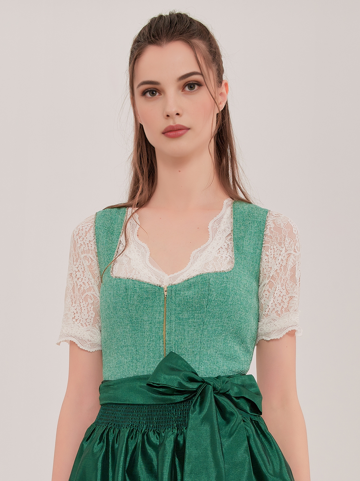 Ehreer Dirndl in Blau