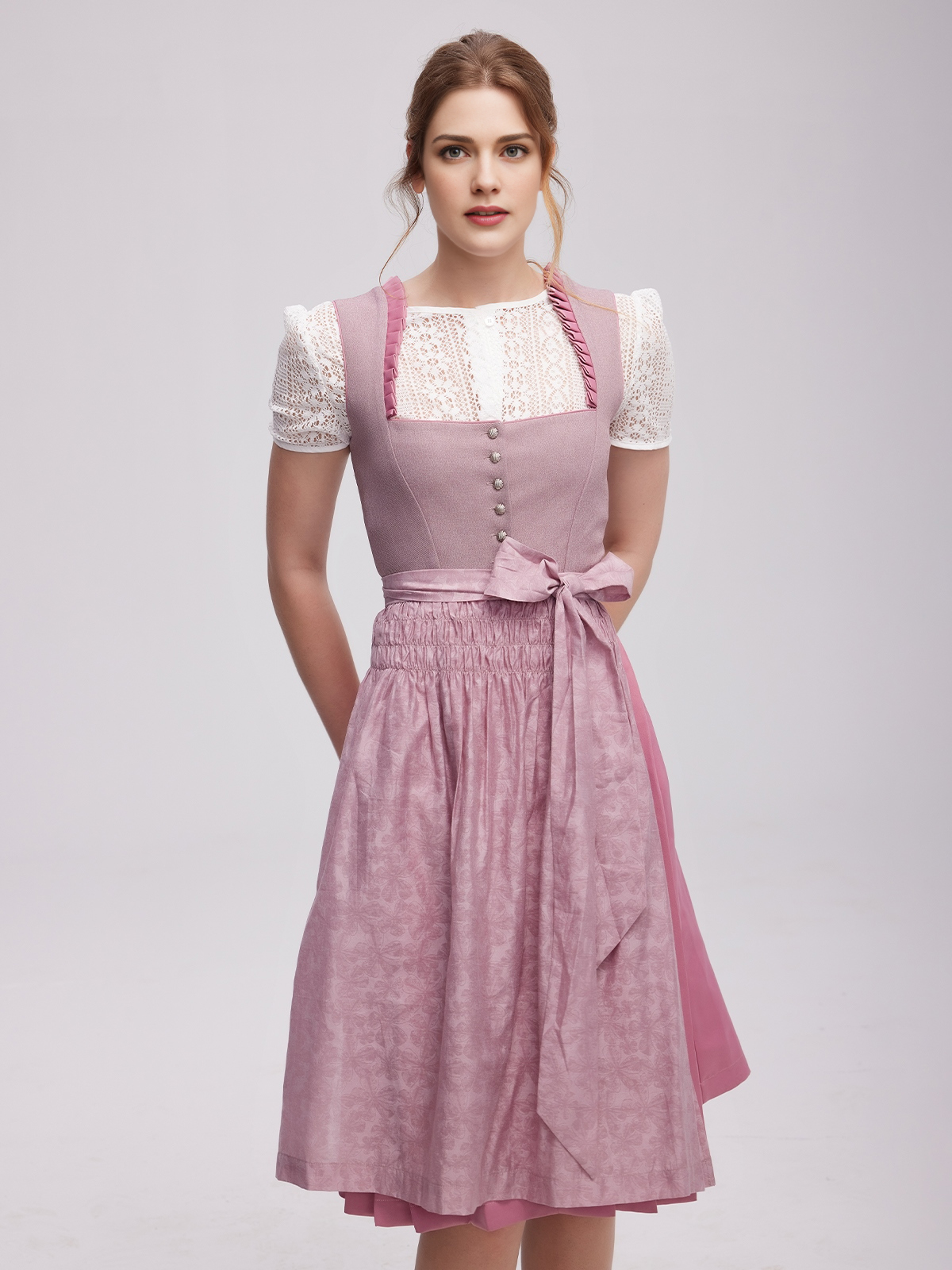 Modernes Dirndl in Lila