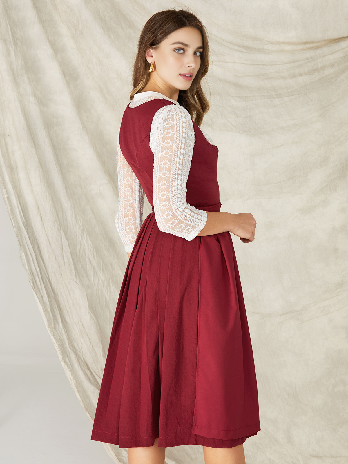 Besonderes Dirndl in Rot