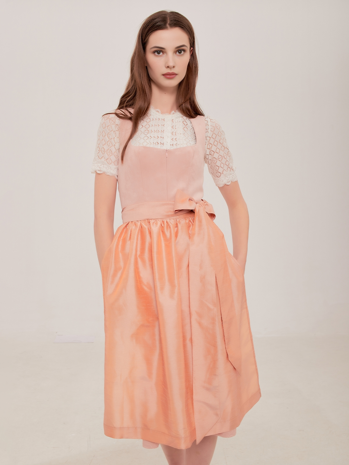Dirndl Rot in eleganter Ausführung