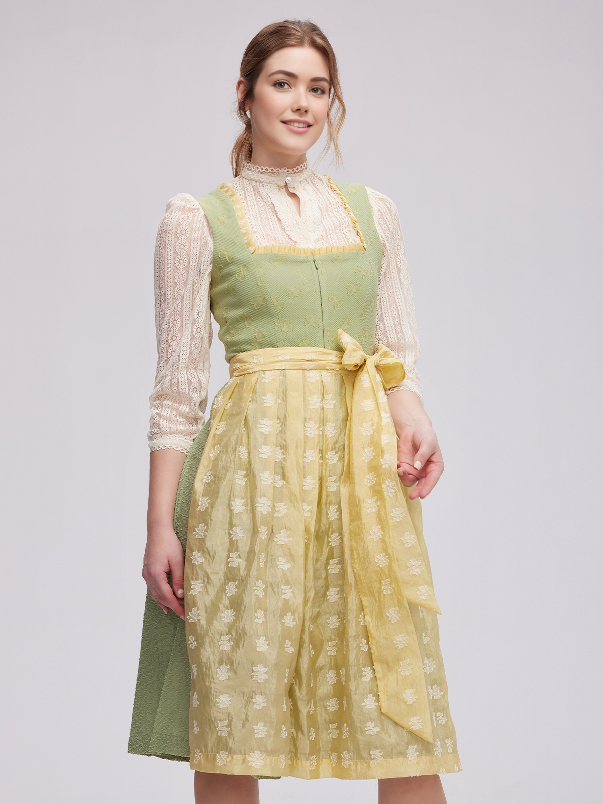 Traditionelles Dirndl in Grün