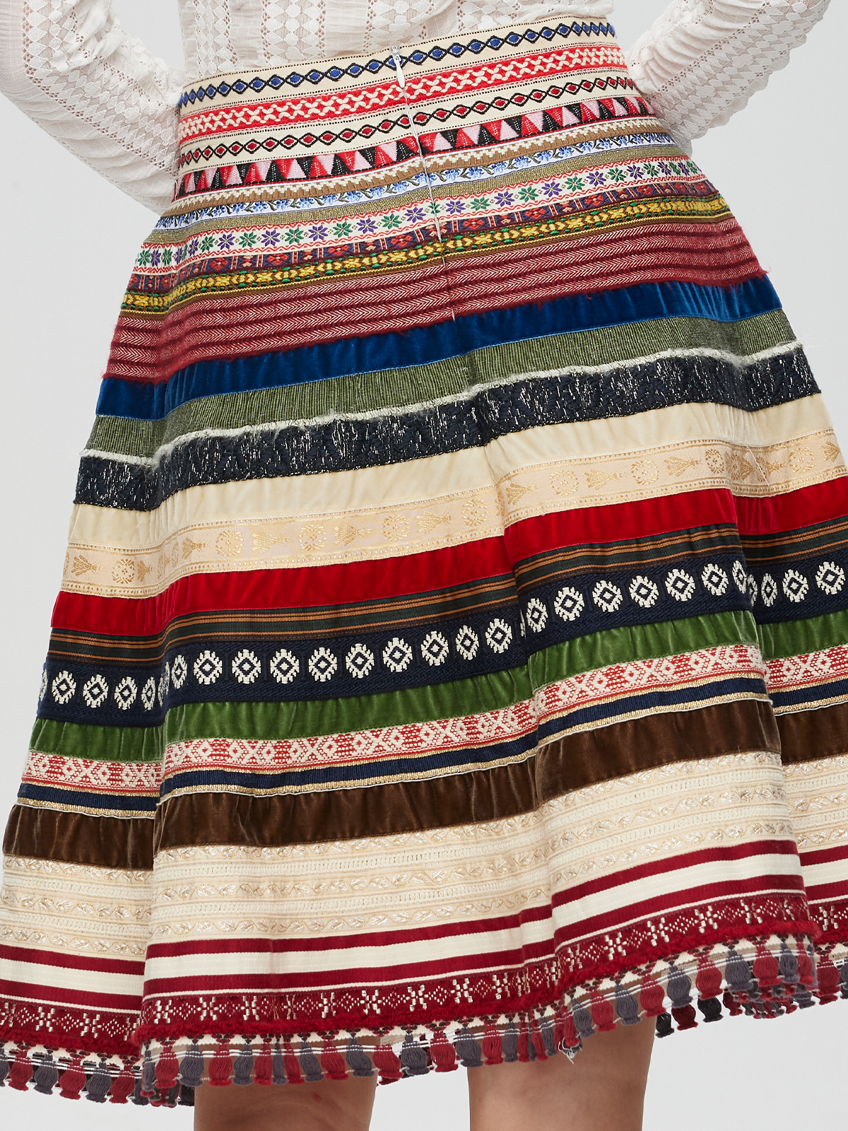 Schwarzes Dirndl mit modernem Twist