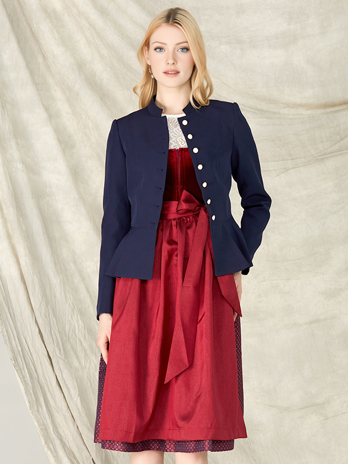 Samt Dirndl Grün – Eleganz in satiniertem Grün