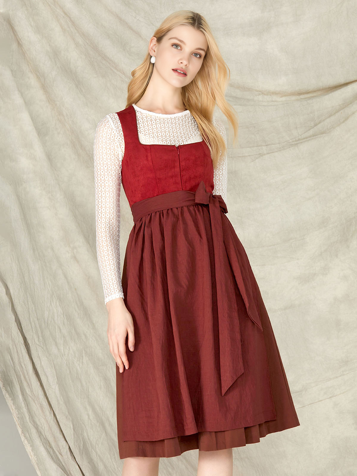 Dirndl in Rot – zeitlos und elegant