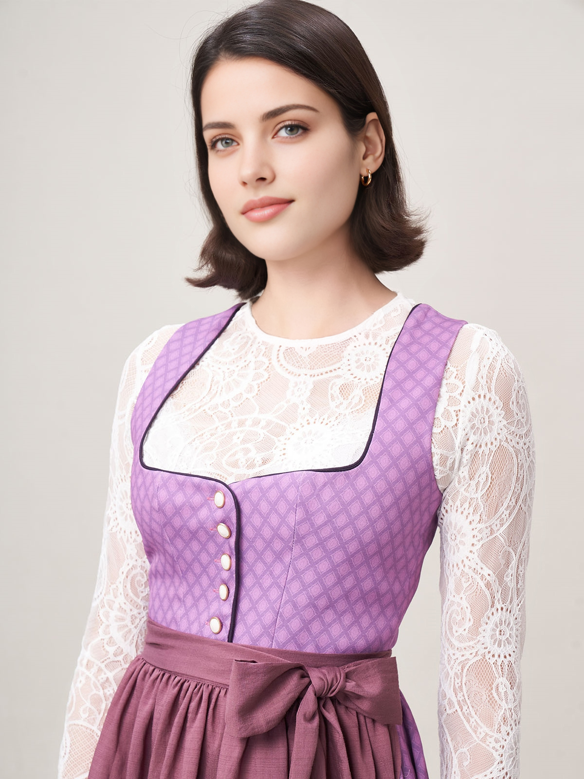 Dirndl in Lila – feminin und elegant