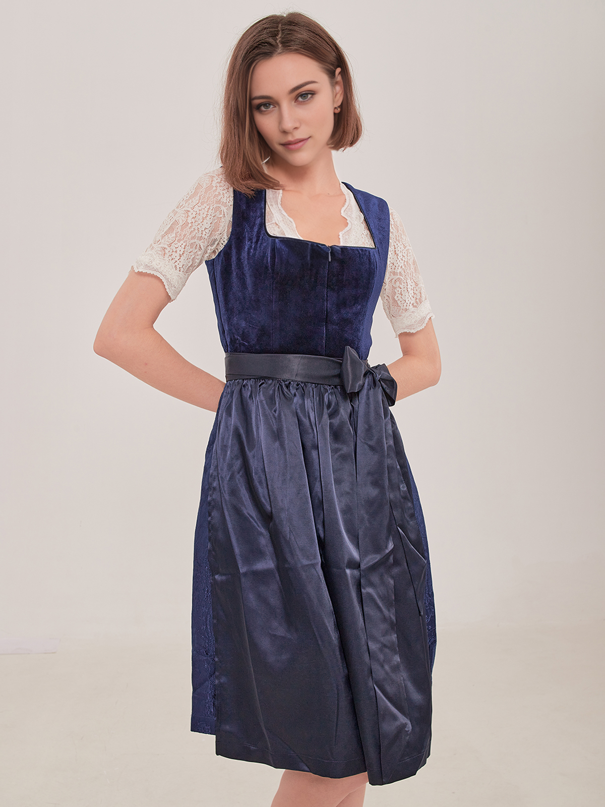 Jamei Dirndl in Blau