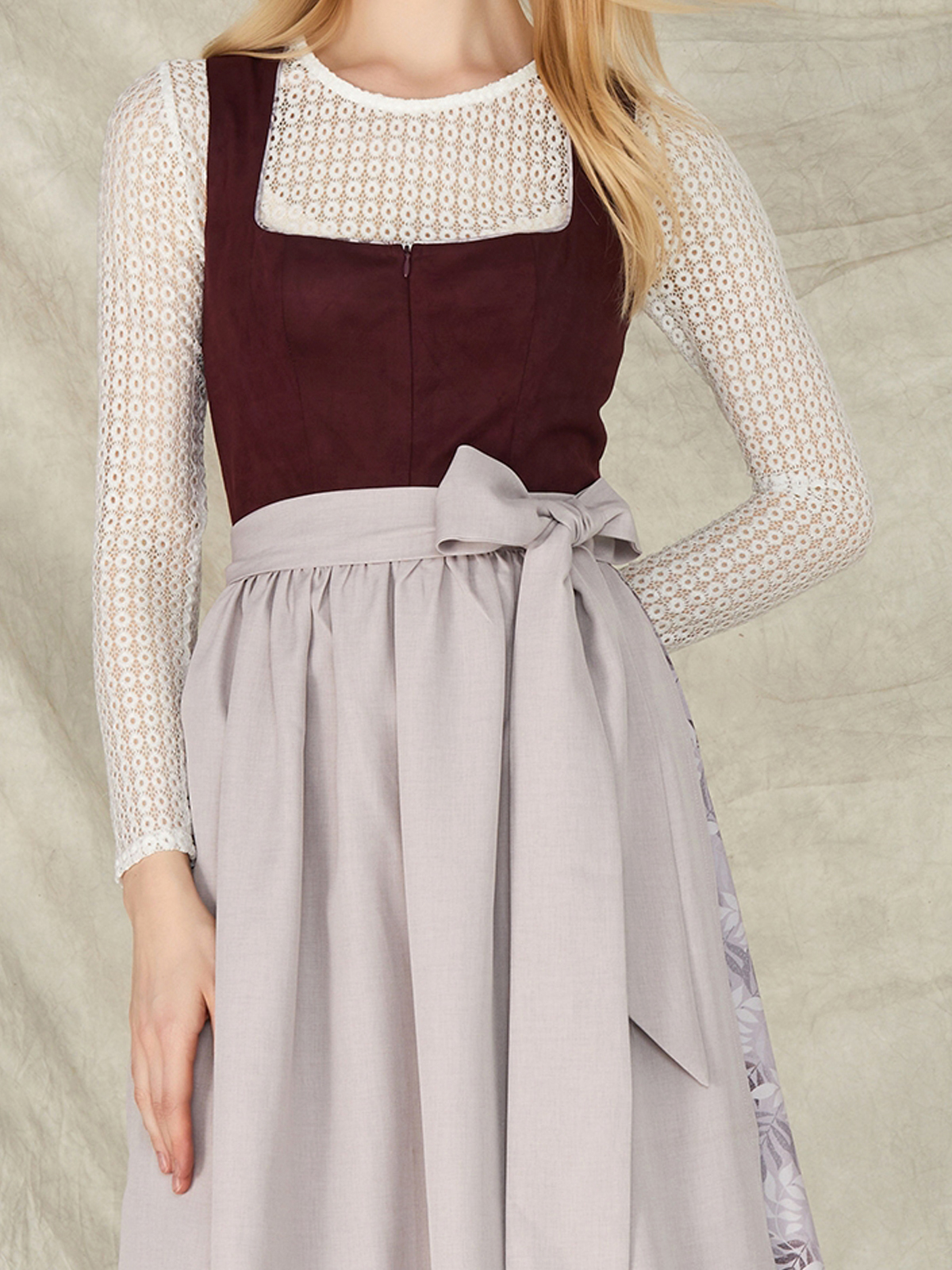 Moderne Dirndl Bluse in Lila