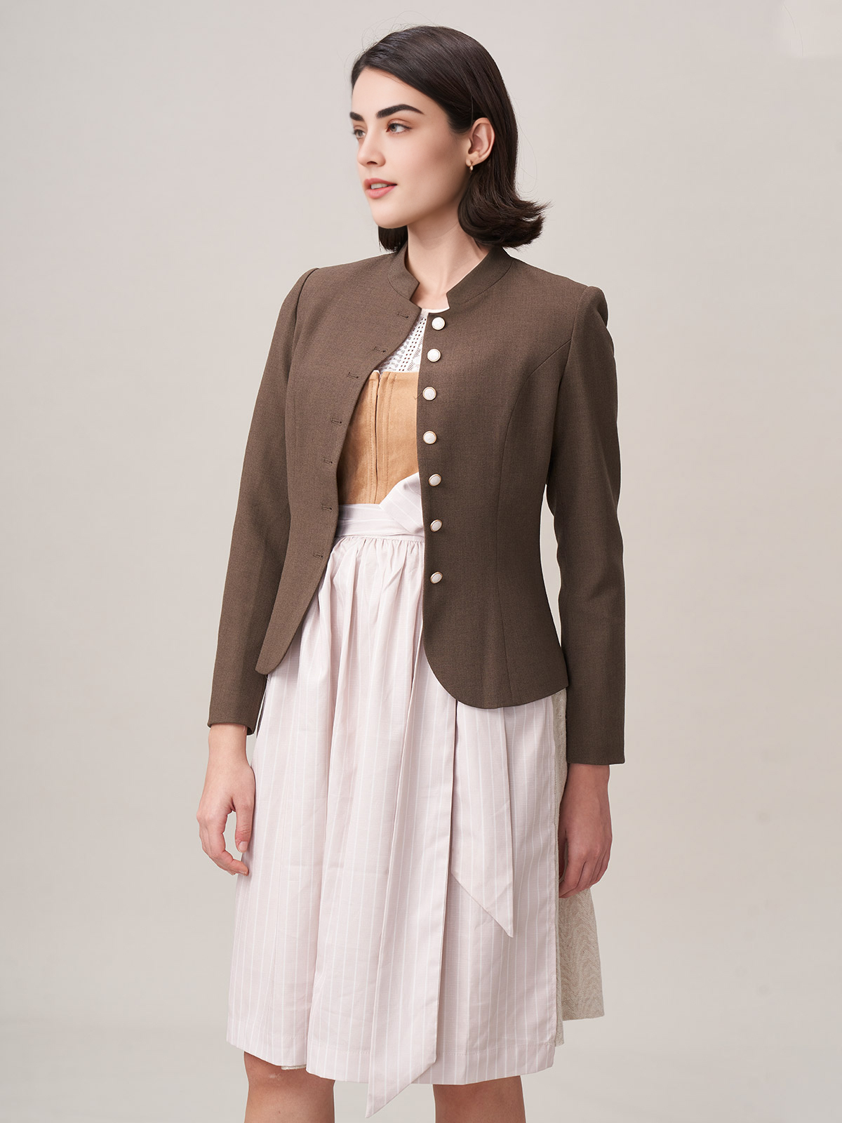 Dirndl Olivgrün mit brauner Jacke