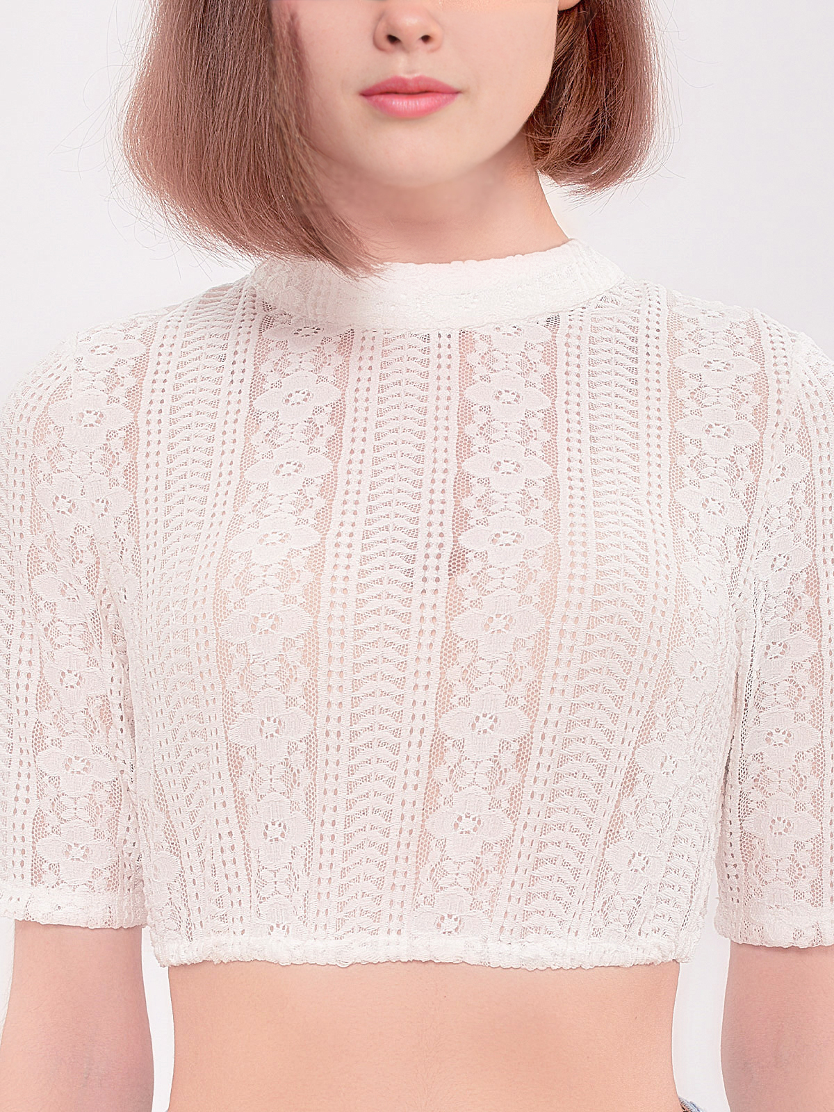 Dirndl mit weißer Bluse – feminin und stilvoll