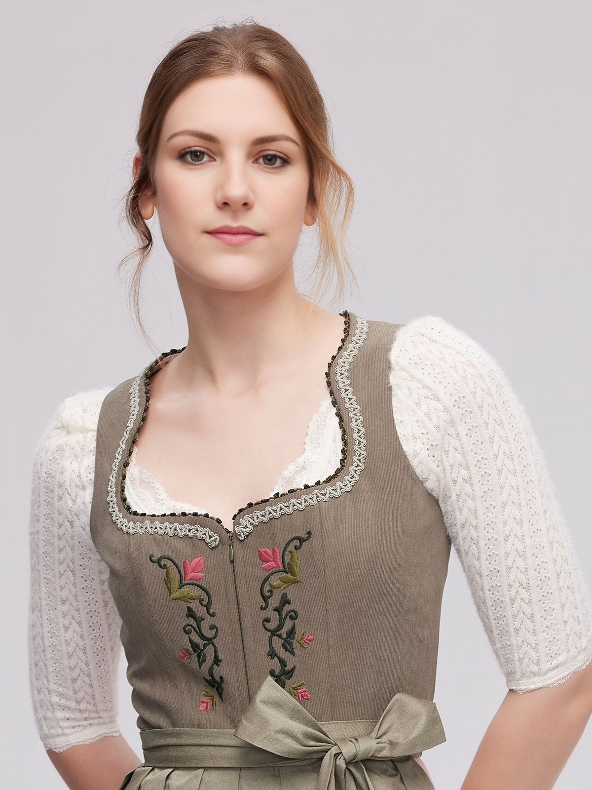 Dirndl Grün – stilvolle Trachtenmode