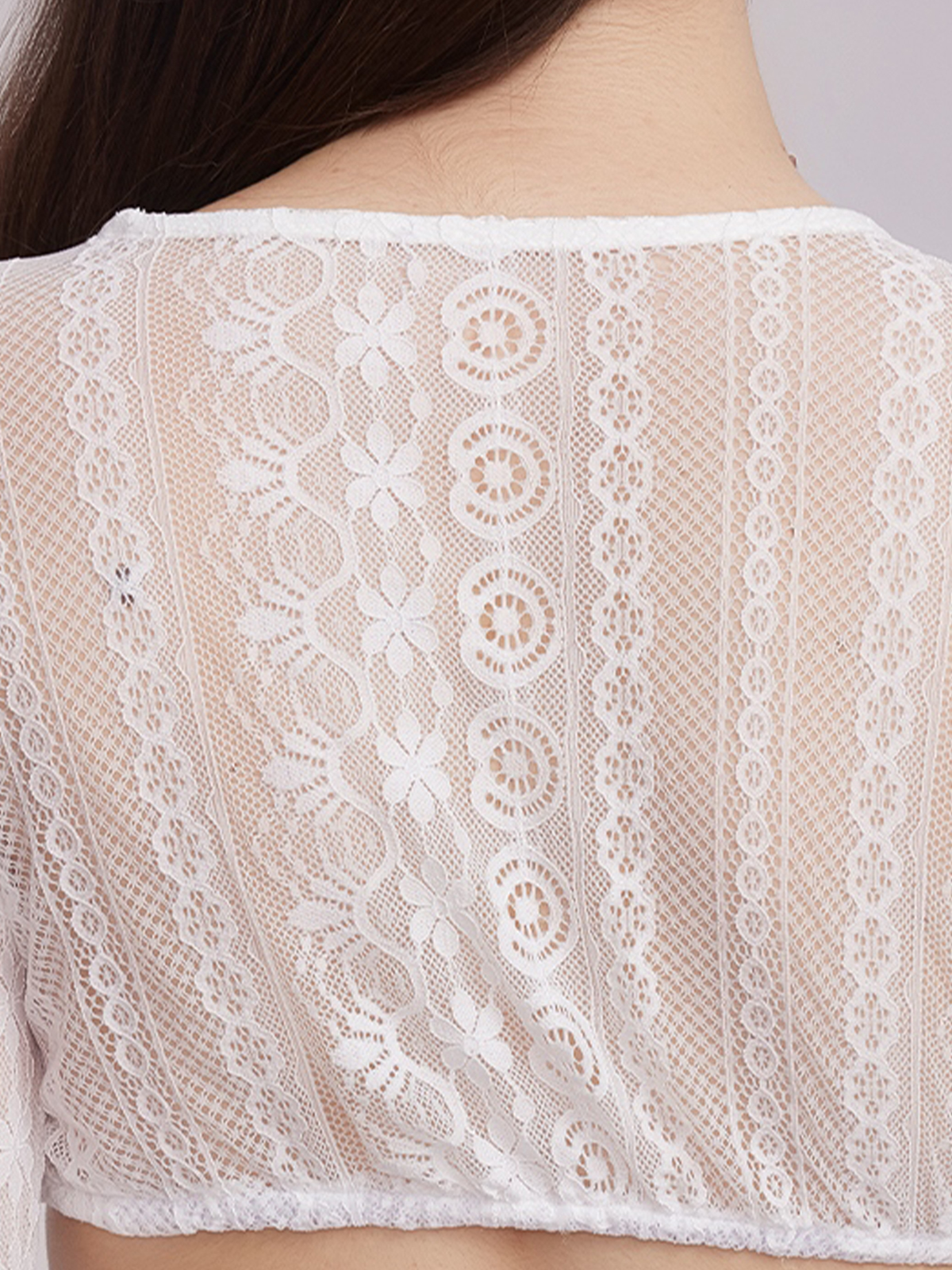 Ehreer Dirndl in Weiß – elegant und zeitlos