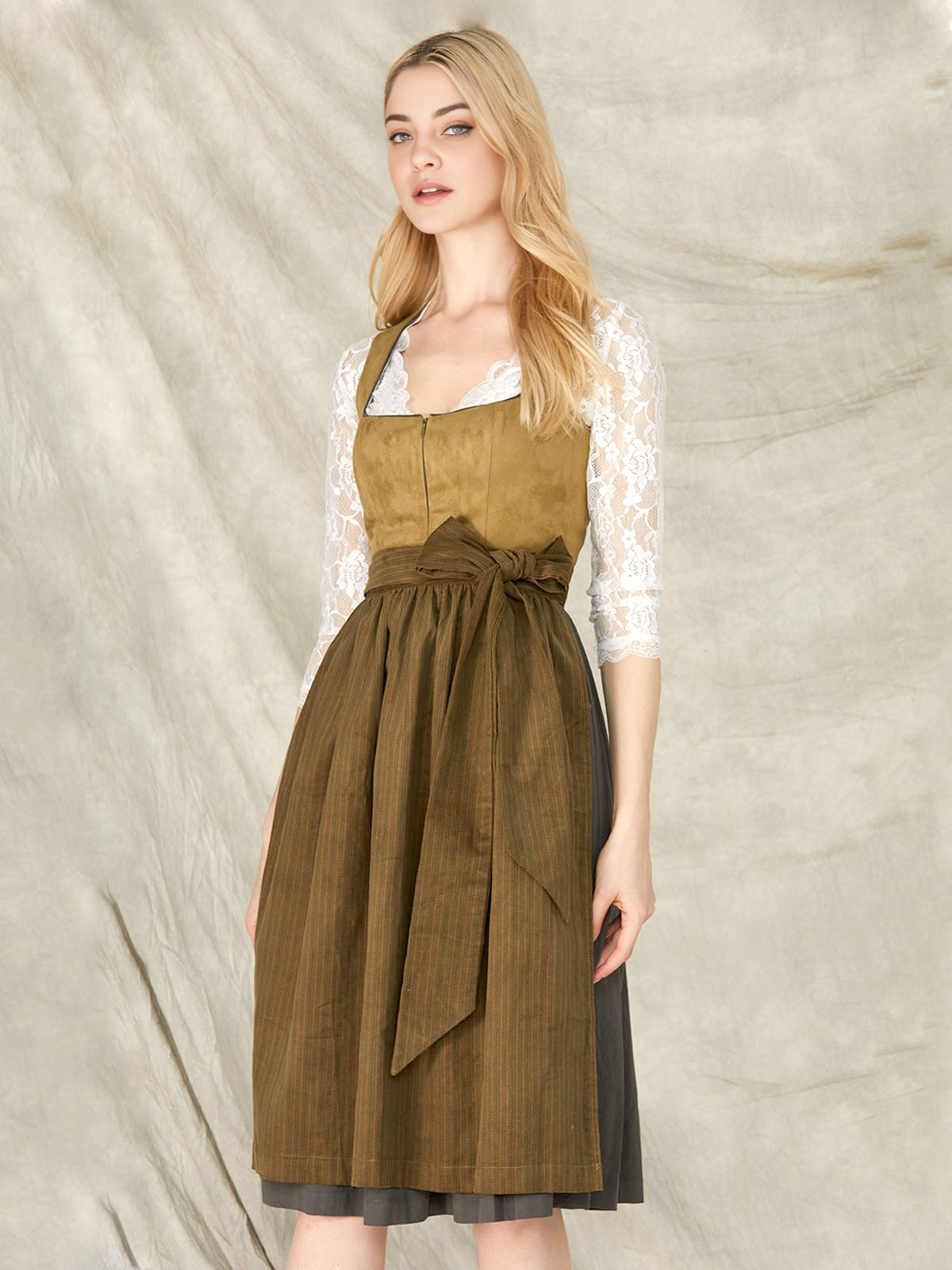 Modernes Dirndl in Grün – perfekt für Festivals und Hochzeiten
