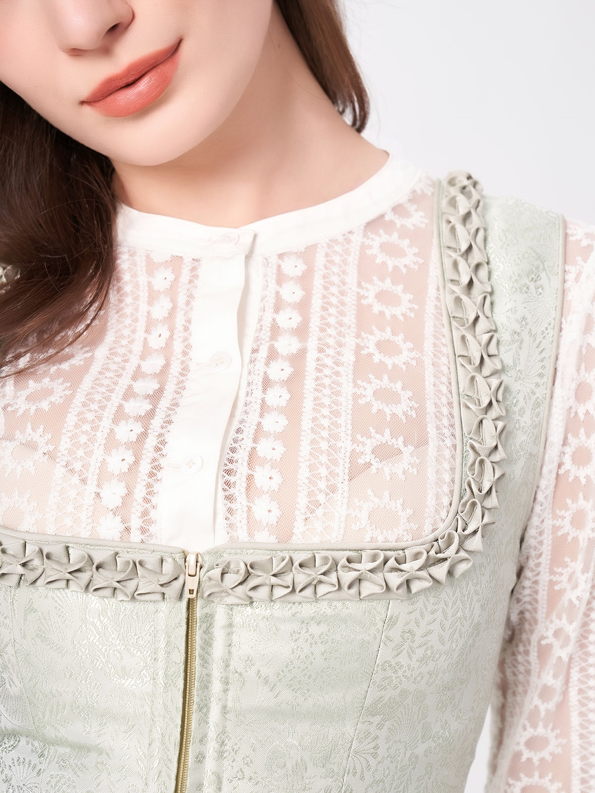 Dirndl violett in eleganter Ausführung