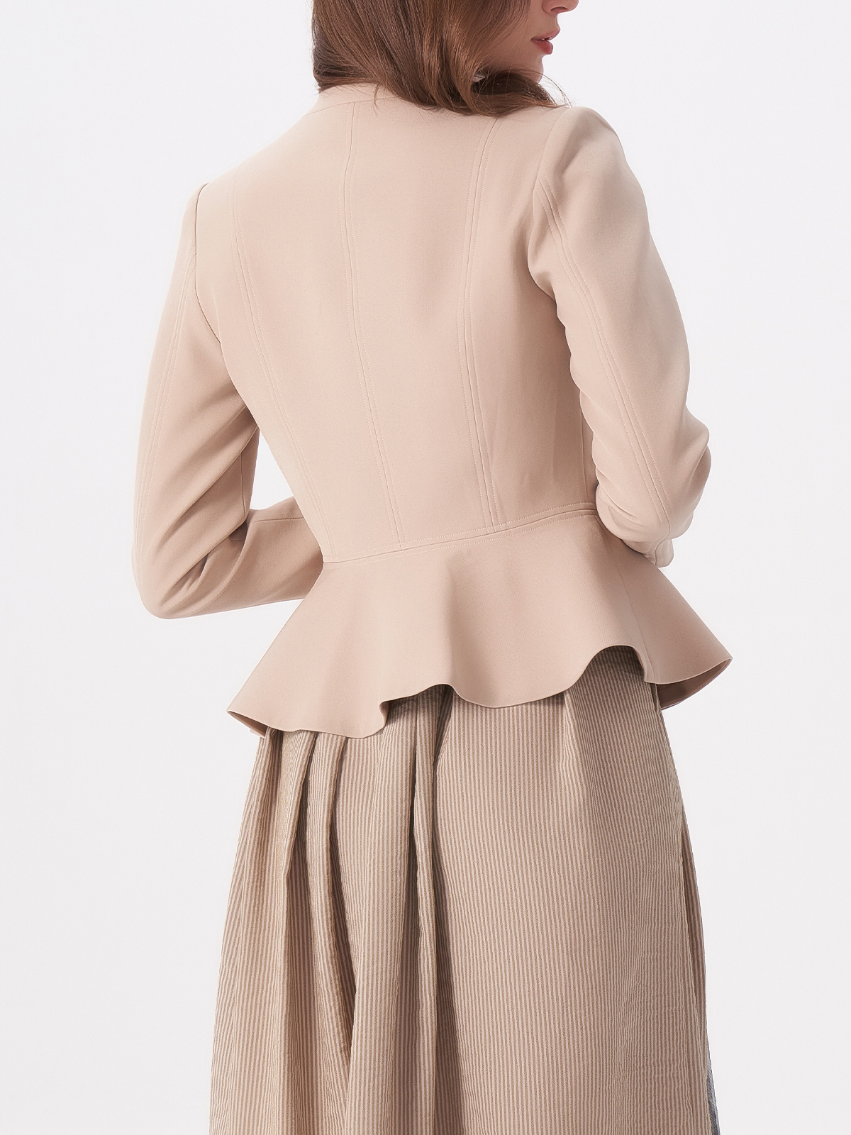 Modernes Dirndl in Braun