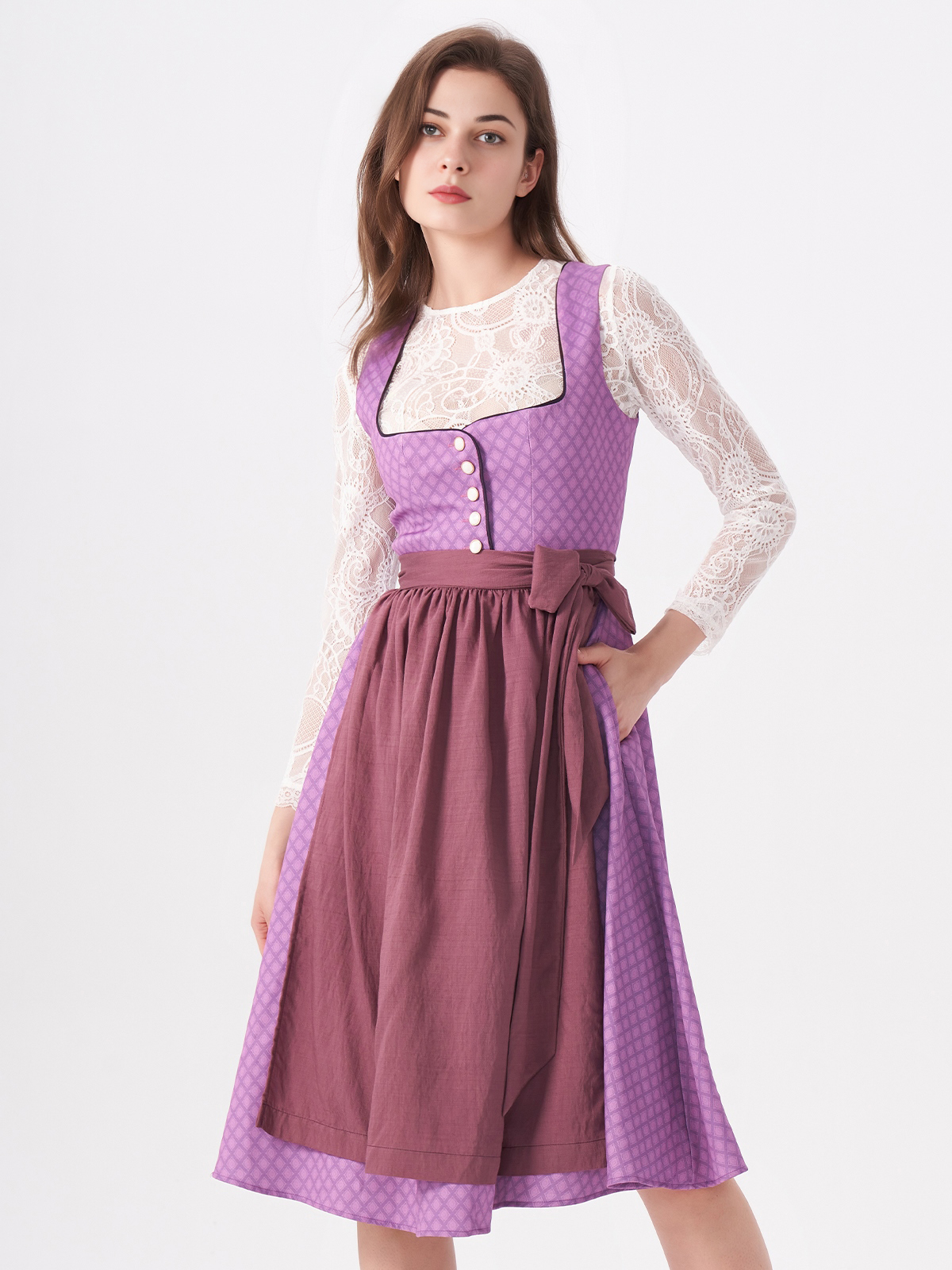 Dirndl in eleganter lila Variante