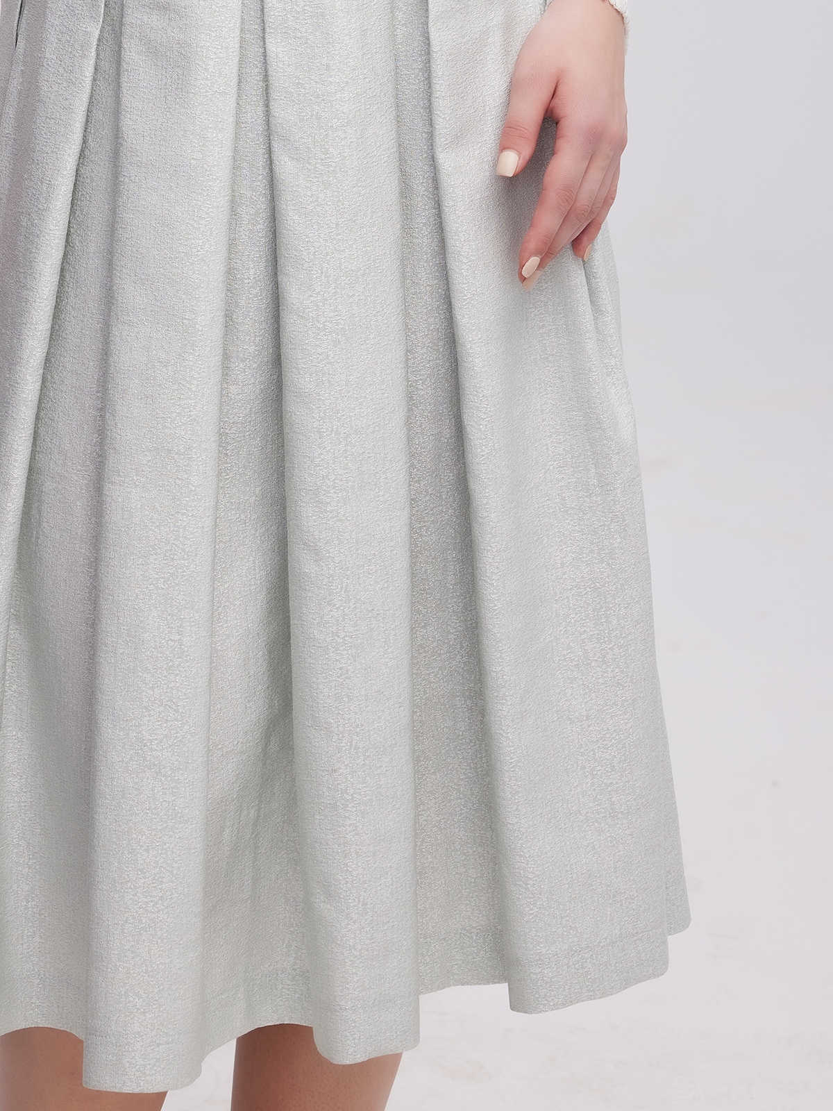 Elegantes samtenes Dirndl in Dunkelblau